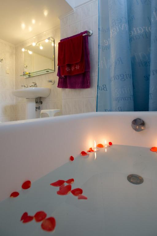 A bathroom at Korakias SeaView