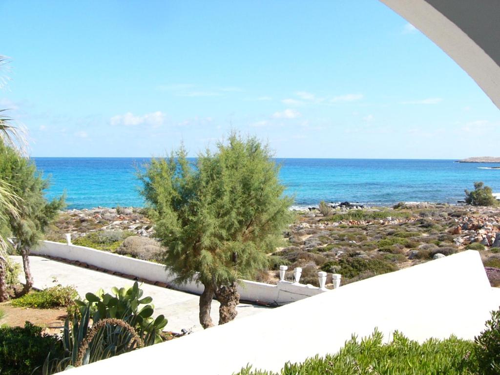 Blue Beach Villas Apartments - 6