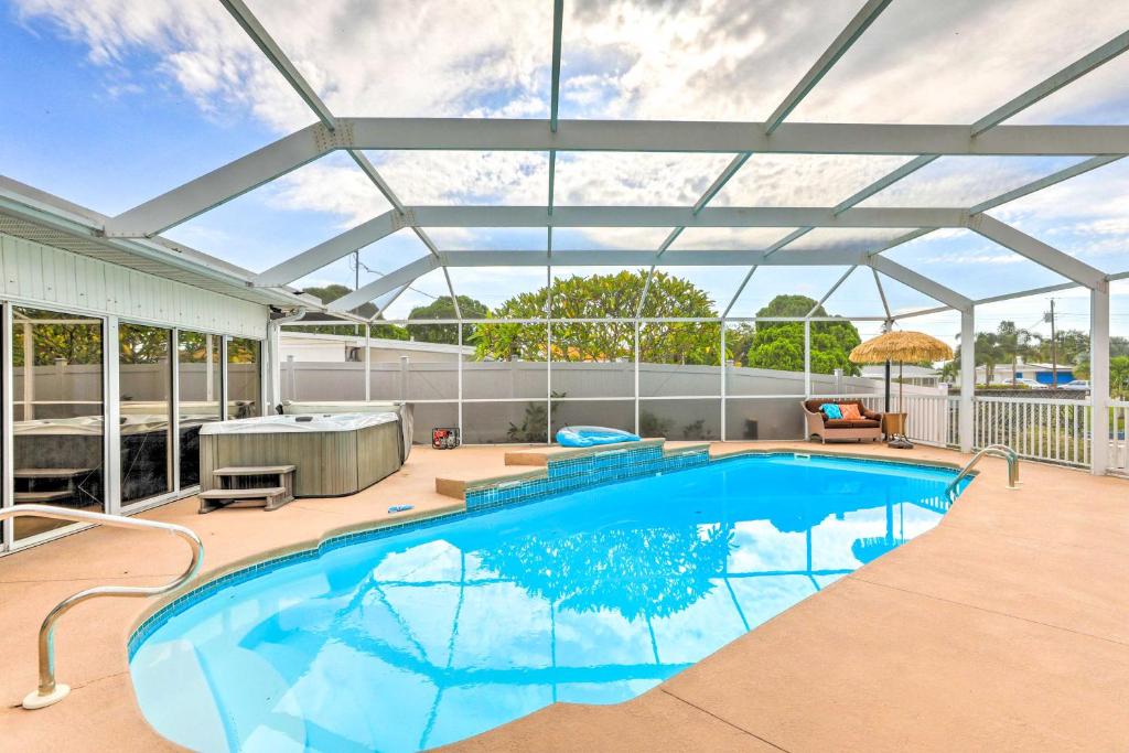 Ocean Breeze Oasis with Boat Dock and Slip on Canal!, Bradenton