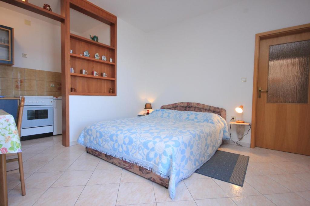 Zdjęcie z galerii obiektu Apartments with a parking space Liganj, Opatija - 2337 w mieście Lovran