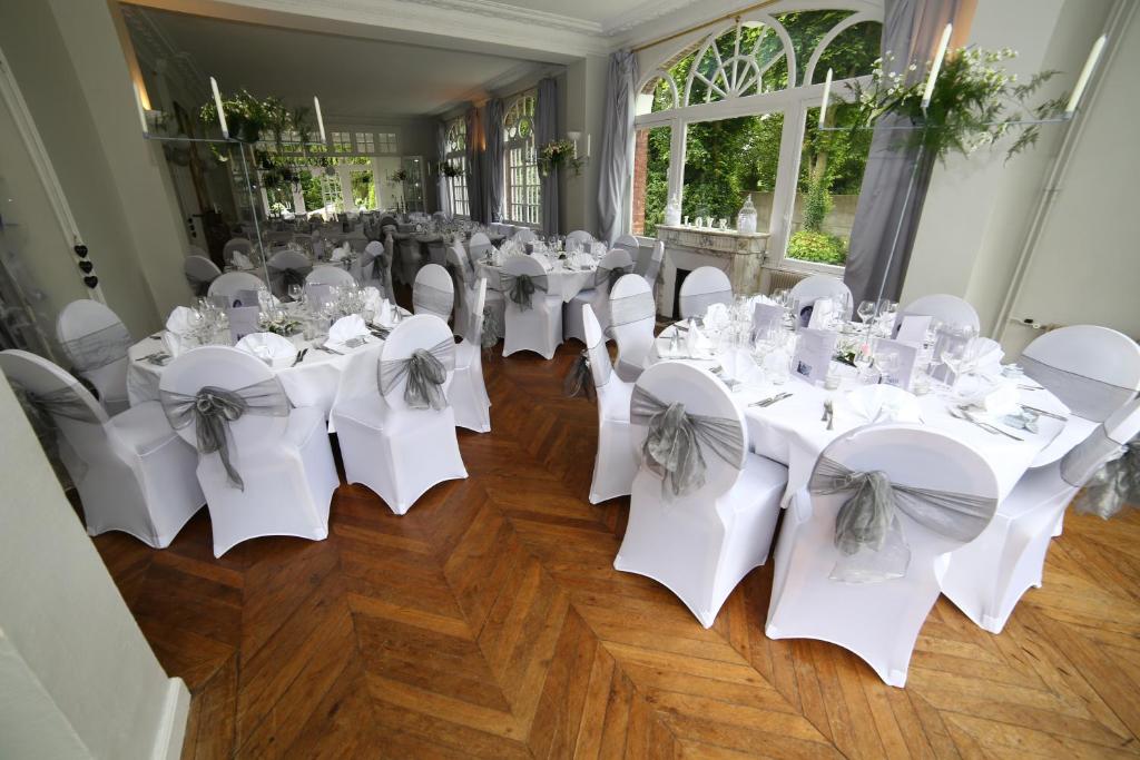 Restaurace v ubytování LOGIS Hôtel & Restaurant - Le Manoir de Gavrelle