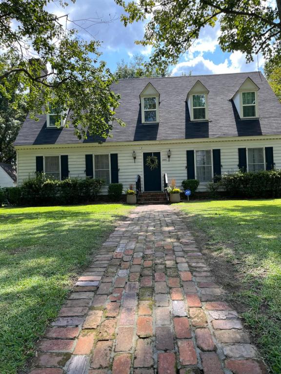 The White House, Greenville (updated prices 2024)