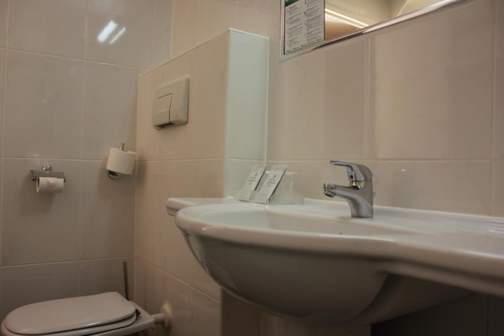 Hotel Imperial Paris - Resim 3