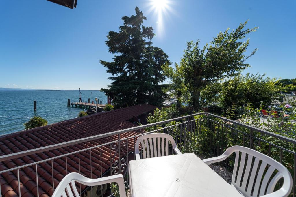VILLA GARUTI VILLAGE - Apartamento Con Balcón