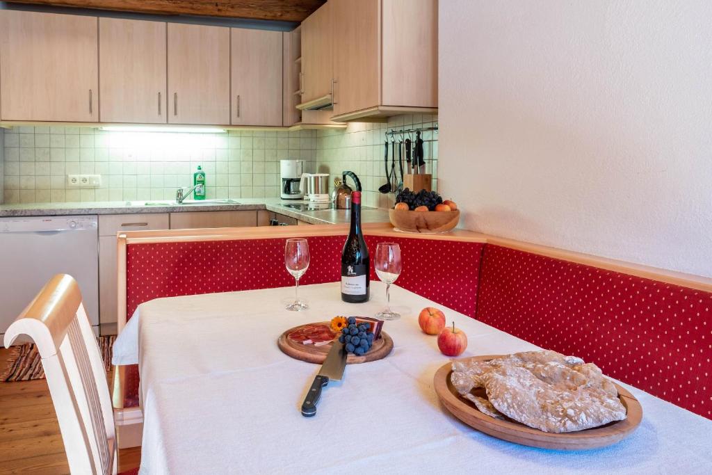 Kuchyň nebo kuchyňský kout v ubytování Apartment Birke- Fiechterhof
