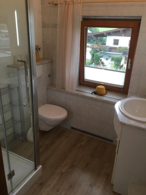 Kúpeľňa v ubytovaní Haus Waldruh