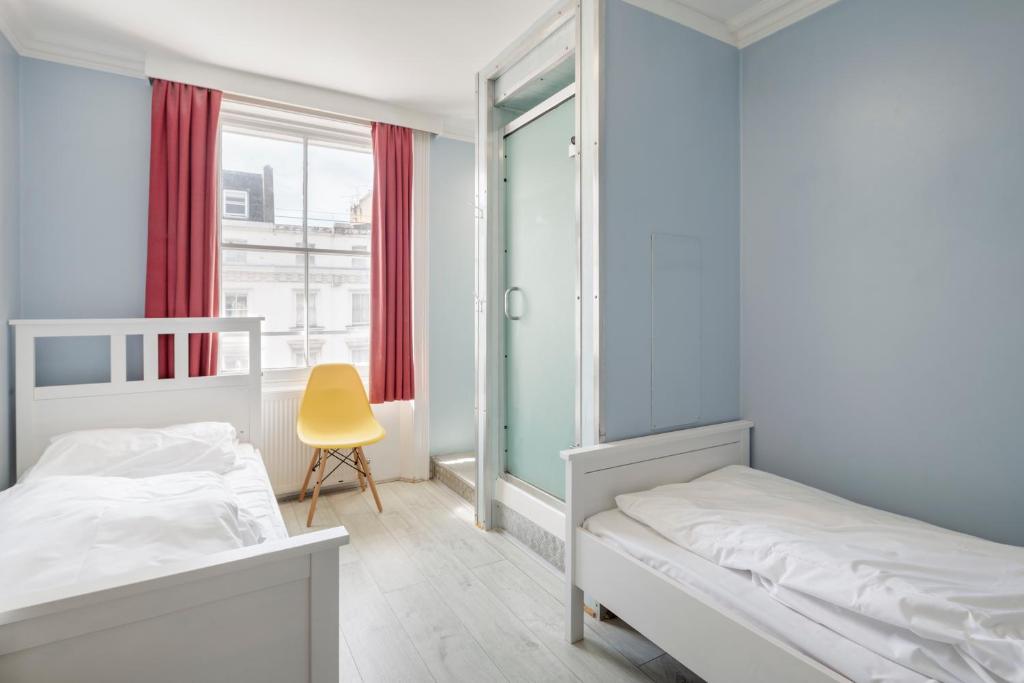 Astor Victoria Hostel - 