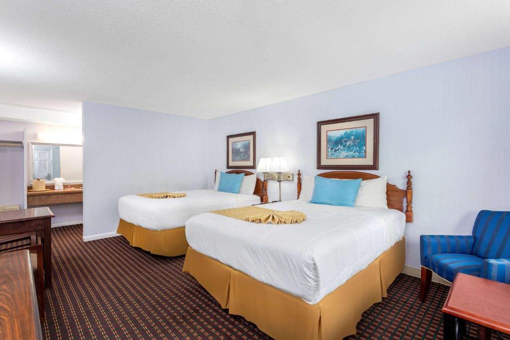 Travelodge by Wyndham Cape Cod Area photo