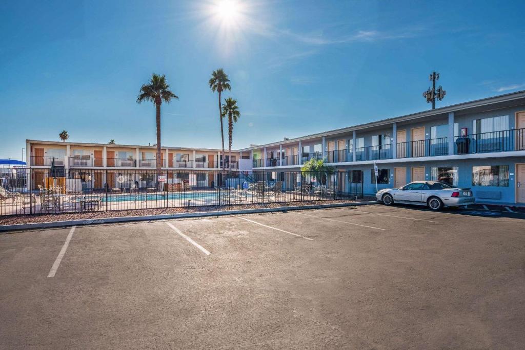 Fotografie z fotogalerie ubytování Rodeway Inn Phoenix North I-17 v destinaci Phoenix