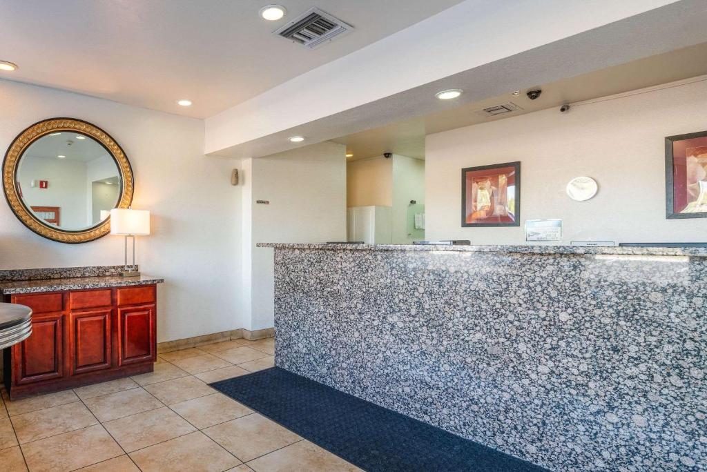 Fotografie z fotogalerie ubytování Rodeway Inn Phoenix North I-17 v destinaci Phoenix