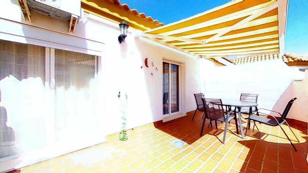 Balkon lub taras w obiekcie Atico cercano a la playa con gran terraza