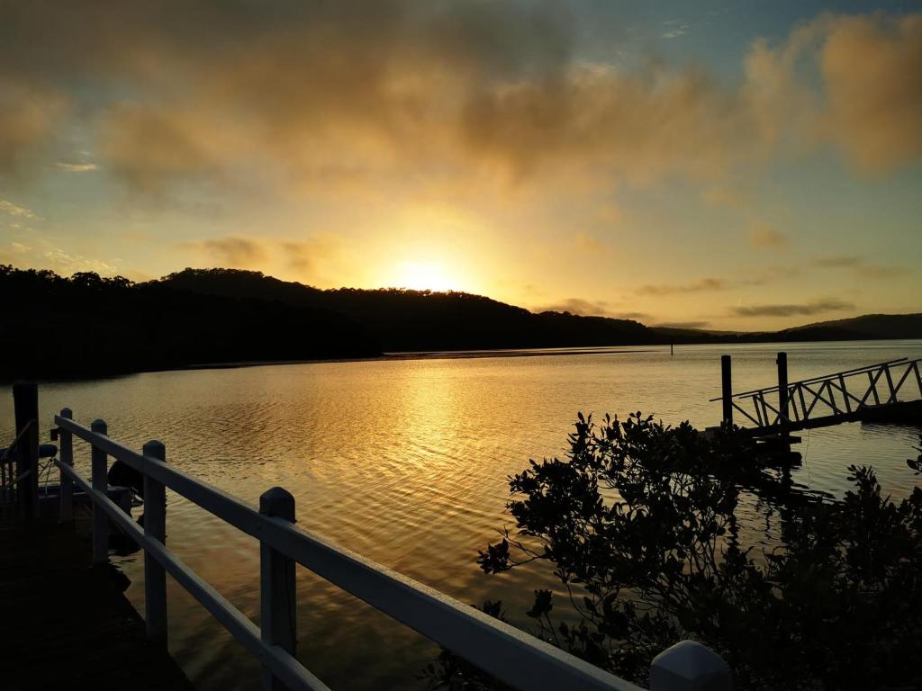 Your Perfect Waterfront Escape - Huis Met Vier Slaapkamers