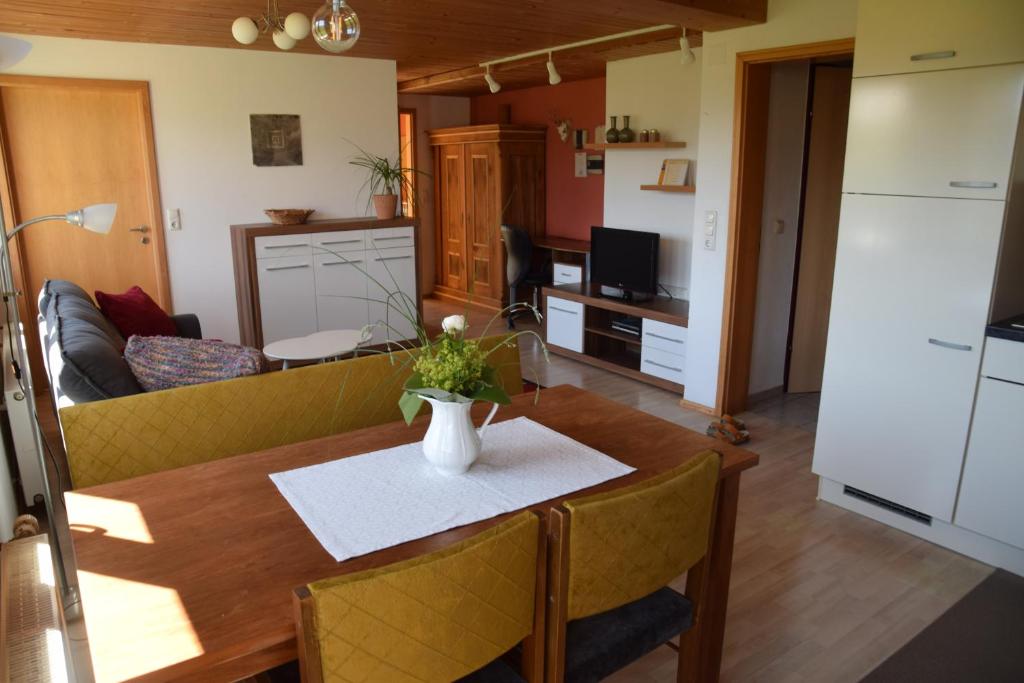 Kuchyň nebo kuchyňský kout v ubytování Ferienwohnung auf der sonnigen Südseite