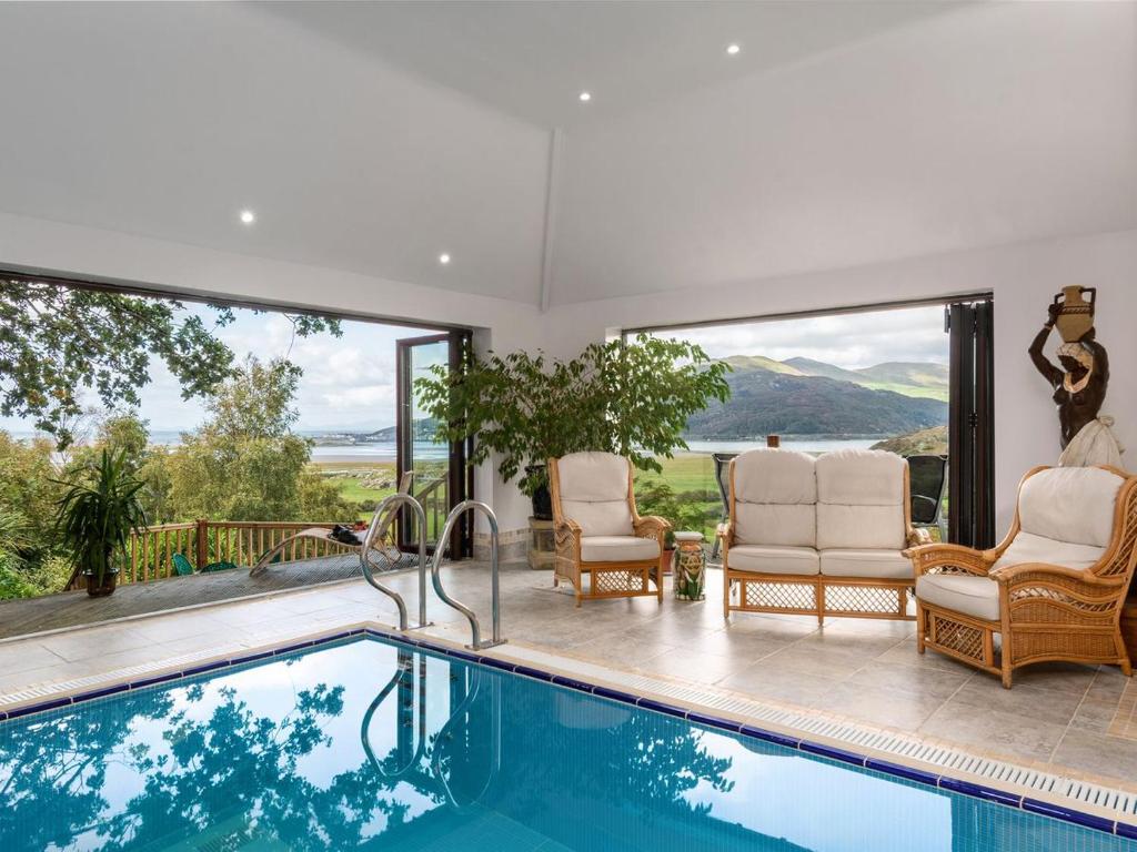 Treetops in Arthog, Gwynedd, Wales