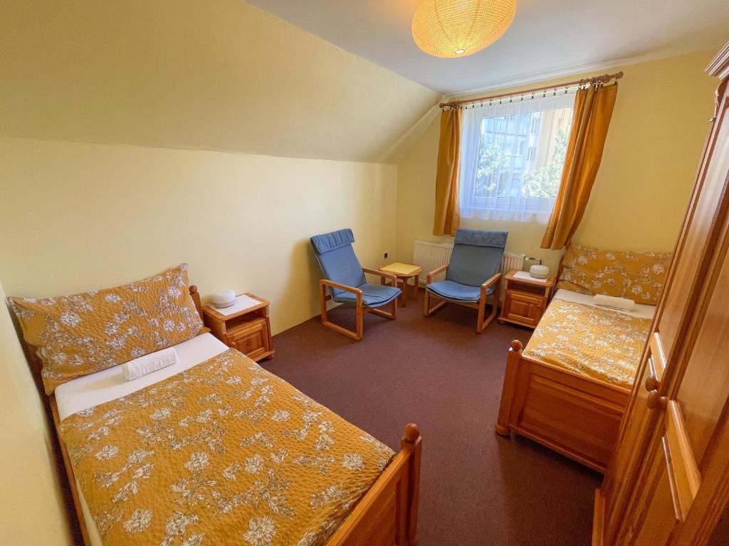 Ubytování Kubantovi - Twin Room With Bathroom