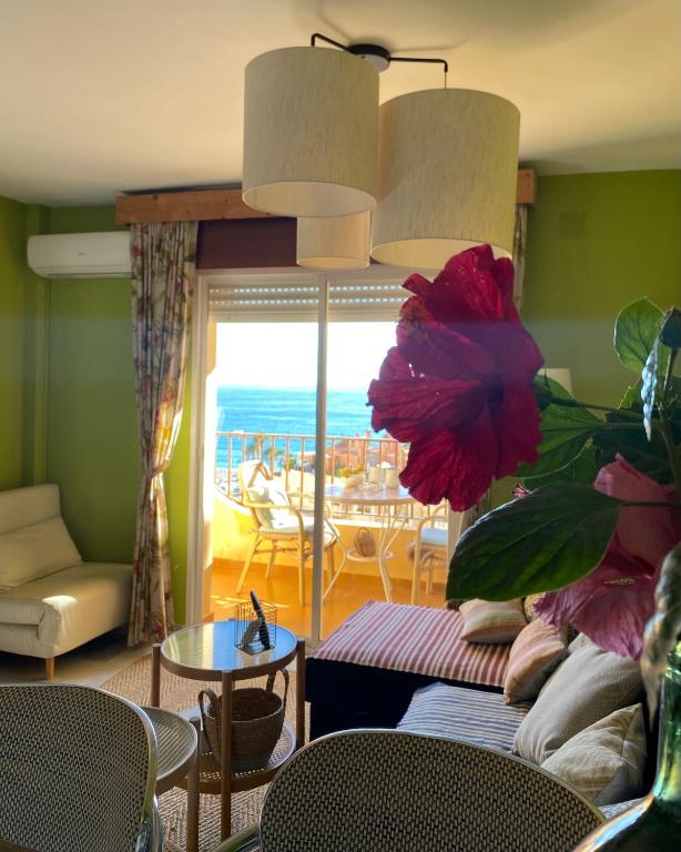 Posedenie v ubytovaní Apartamento con vistas en Mariote