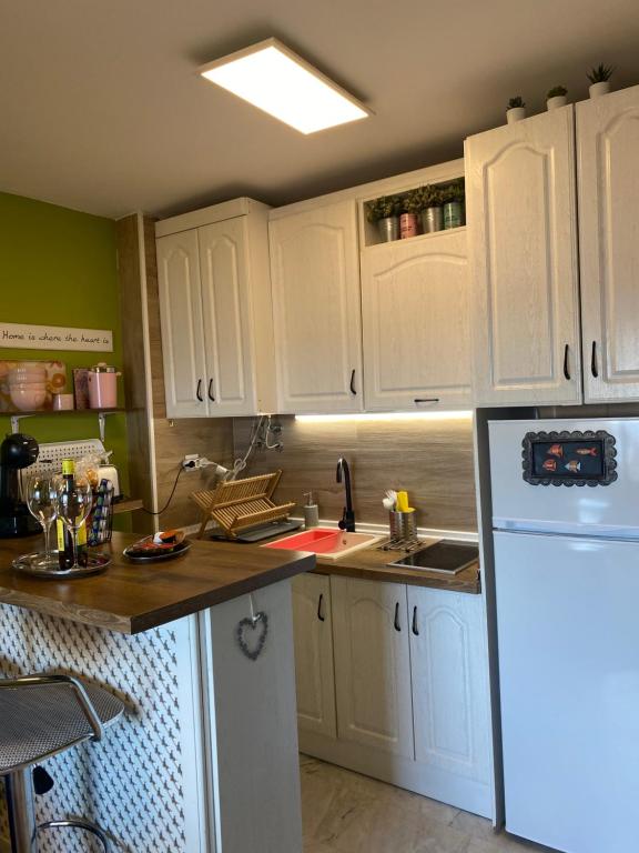 Kuchyňa alebo kuchynka v ubytovaní Apartamento con vistas en Mariote
