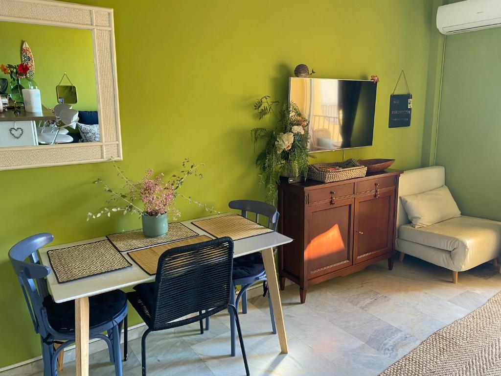 Posedenie v ubytovaní Apartamento con vistas en Mariote