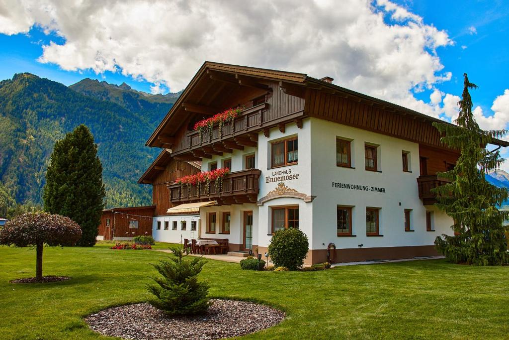 Nespecifikovaný výhled na hory nebo výhled na hory při pohledu z apartmánu