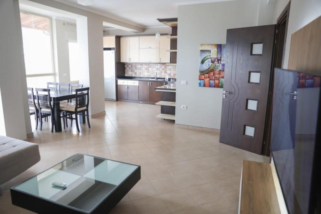 Luis Penthouse - Image 6