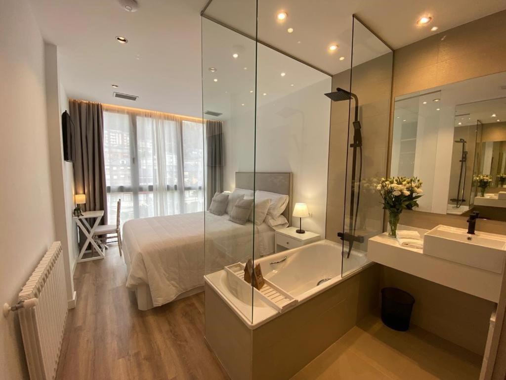 Hotel A PONTEVELLA Sobradelo, Alojamiento Boutique en Sobradelo, Galicia