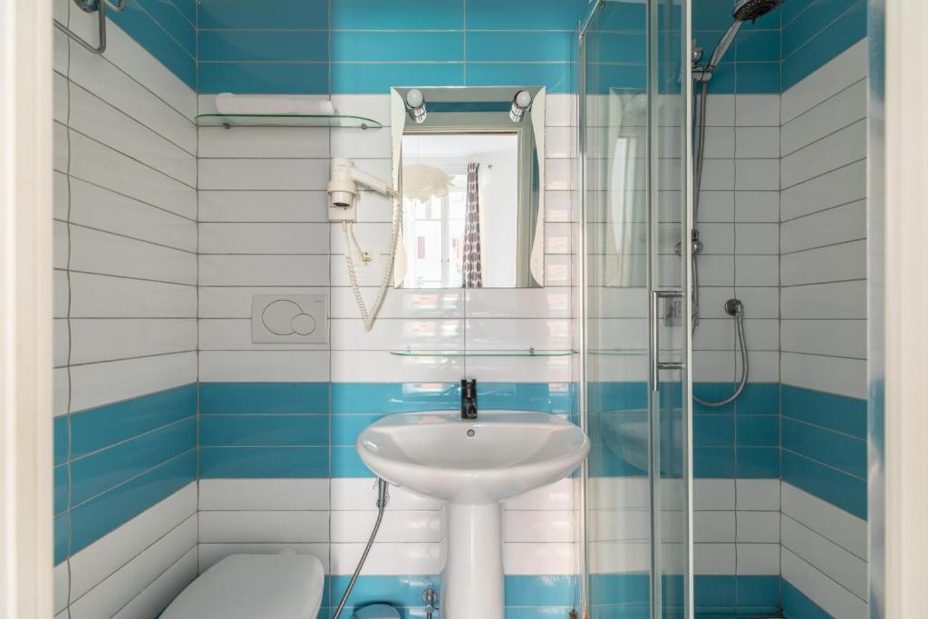 A bathroom at COLOSSEO con il CUORE