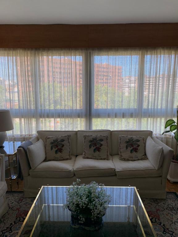 Posezení v ubytování Precioso piso recién reformado en Zaragoza