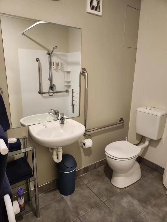 Landmark Manor - Resim 37