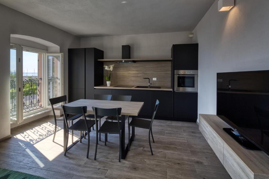 Kuchyň nebo kuchyňský kout v ubytování Residence Via Di Francia