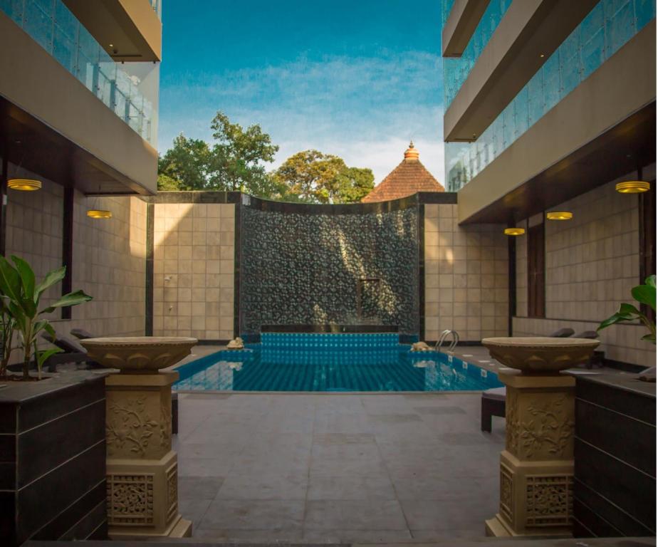 Bazén v ubytování The Acacia Hotel & Spa nebo v jeho okolí