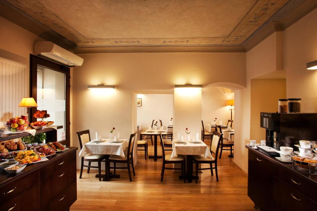 Hotel Santi - Resim 22