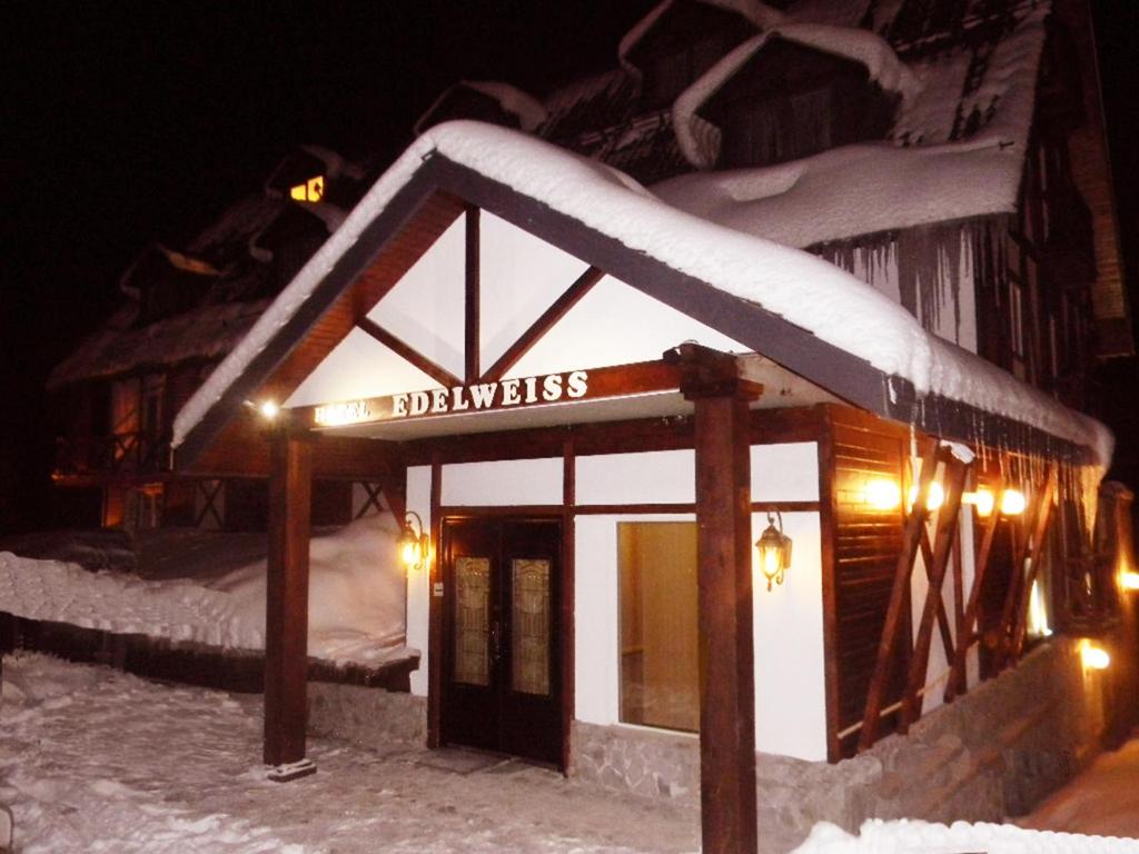Edelweiss Hotel v zimě