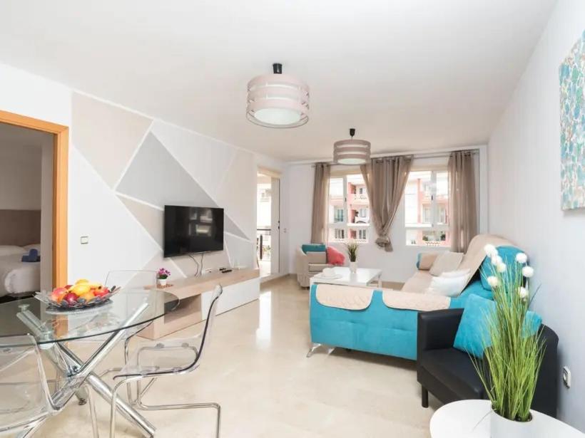 TV a/nebo společenská místnost v ubytování Apartment Manilva Hide Away 2
