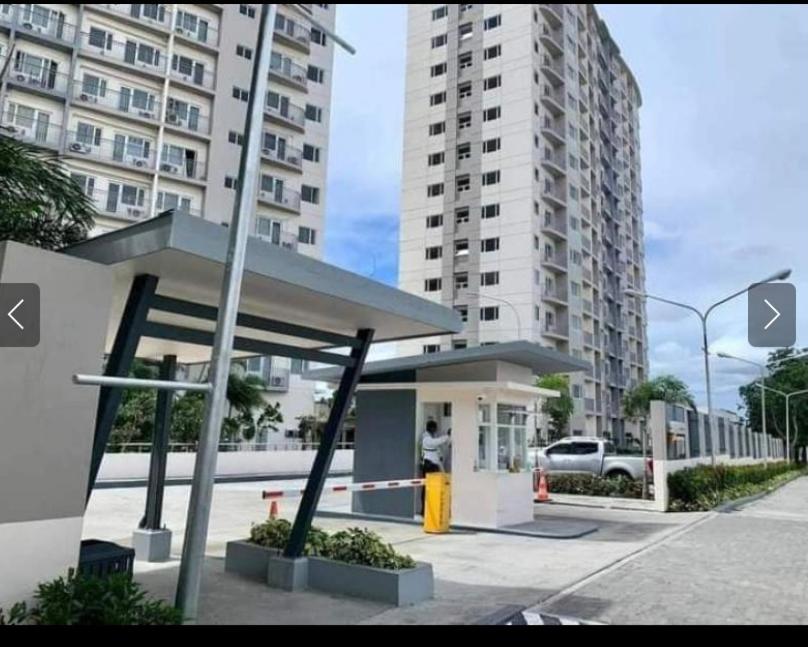 Comfy Studio unit with Wi-fi, Las Piňas City, parking rent optional - Apartment With Balcony