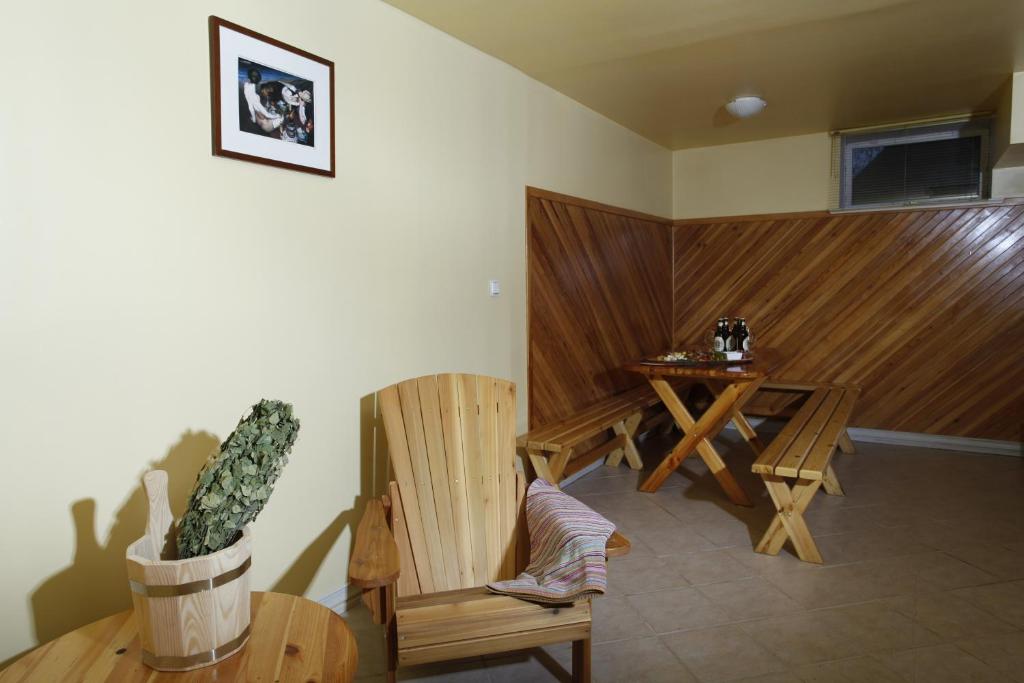Posezení v ubytování Airport Hotel Mara