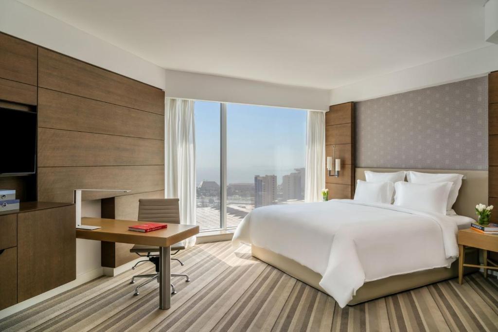 Pullman Doha West Bay - Premium Deluxe Zimmer Mit Kingsize-Bett Und Sofa