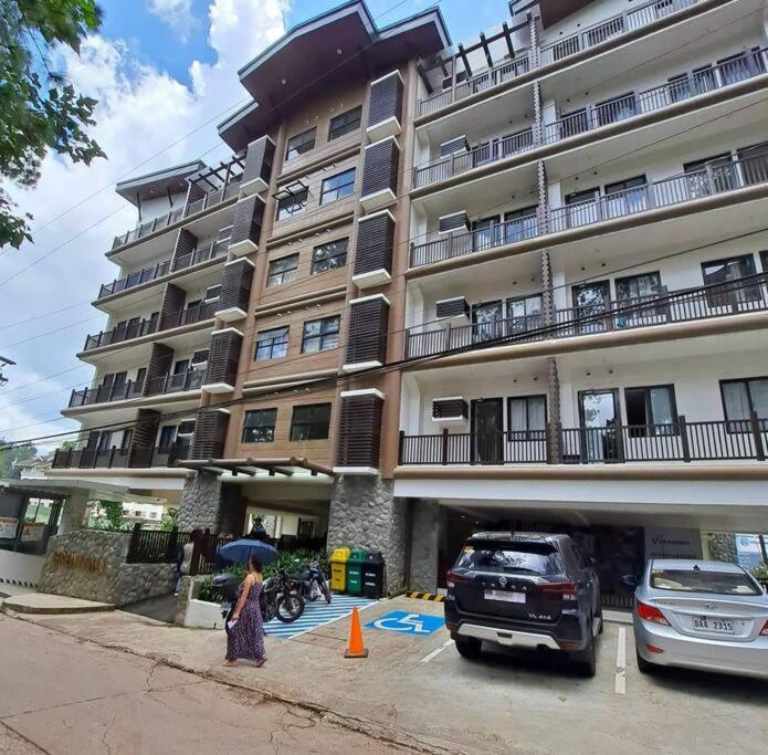 Brenthill Condo Suite - Housity
