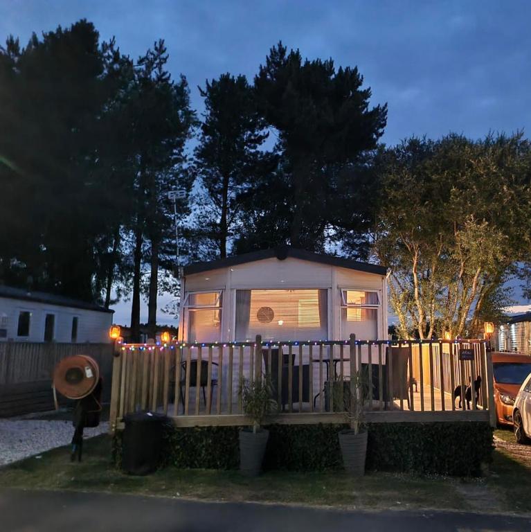 Chalet The Hygge Retreat at 7 Lakes Country Park, Lincolnshire, Crowle
