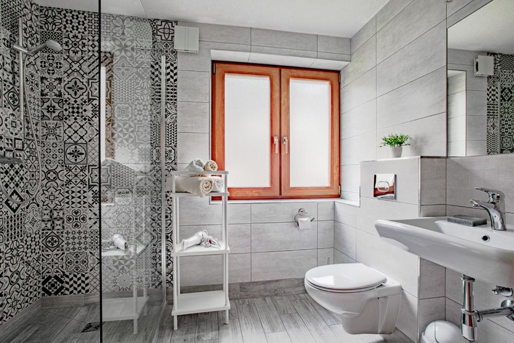 Koupelna v ubytování Apartments Leszek Elis 141
