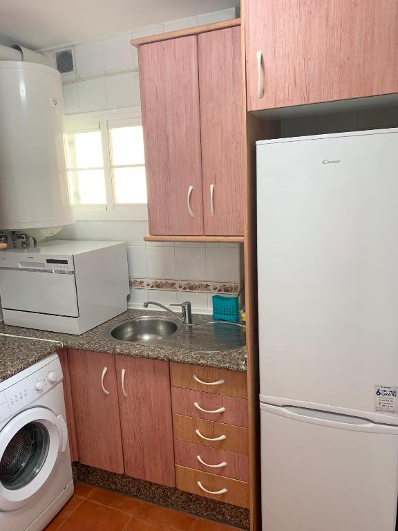 Kuchyň nebo kuchyňský kout v ubytování Apartamento Carihuela a 300 metros playa