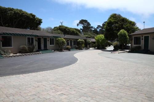 Sea Breeze Inn - Pacific Grove photo