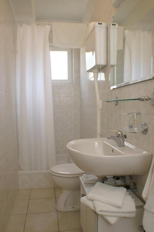 Koupelna v ubytování Rooms by the sea Zuljana, Peljesac - 3163