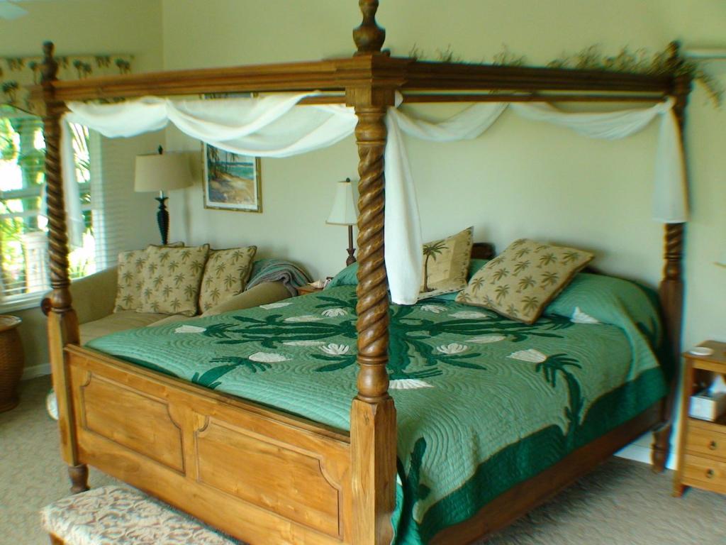 Letto o letti in una camera di Island Goode's - Luxury Adult Only Accommodation near Hilo