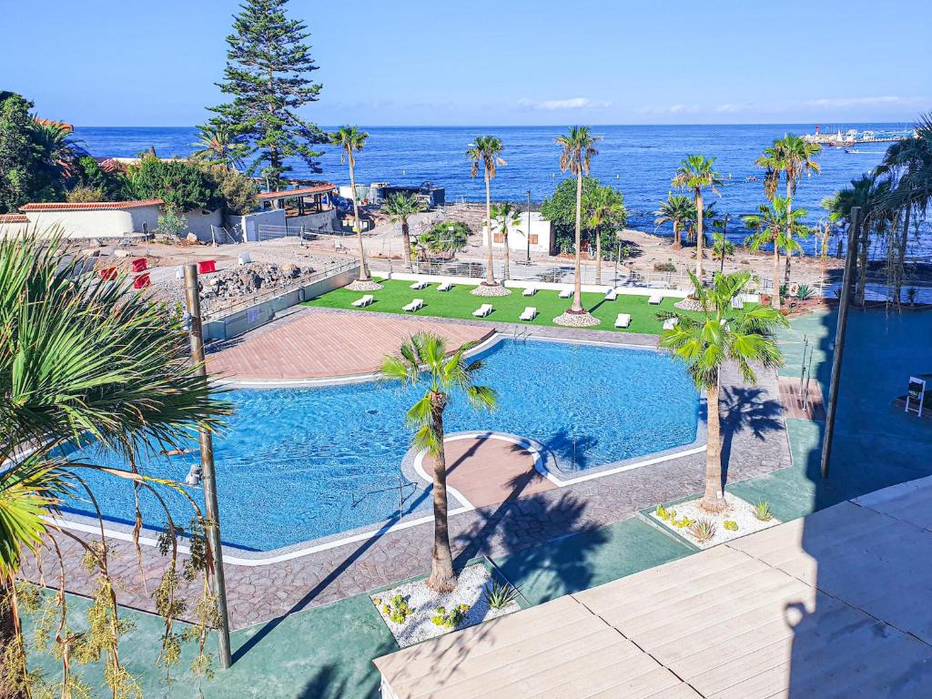 วิวสระว่ายน้ำที่ Costa Mar Ocean View Apartment by Dream Homes Tenerife หรือบริเวณใกล้เคียง
