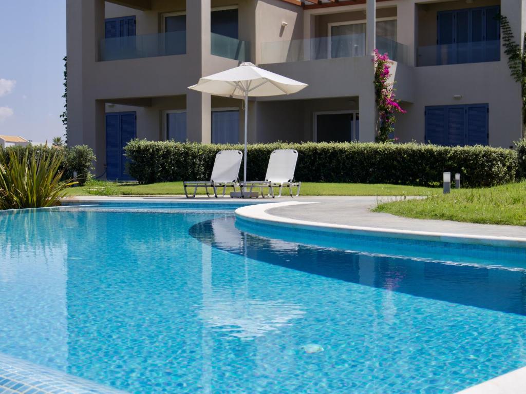 Resitour - Aphrodite Beachfront - Two-Bedroom Apartment