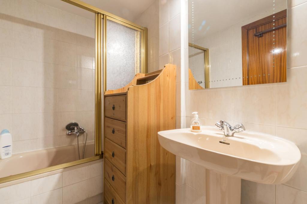 A bathroom at Rooms Salomons by easyBNB