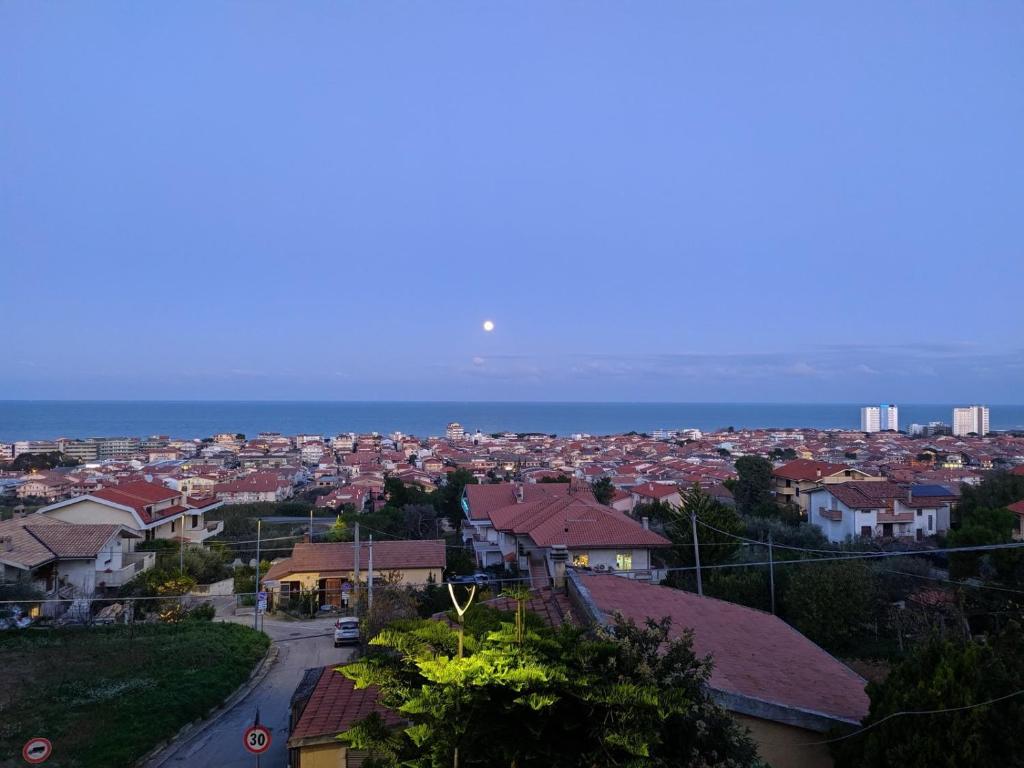 Appartamento panoramico vista mare a Silvi Marina, Silvi Marina