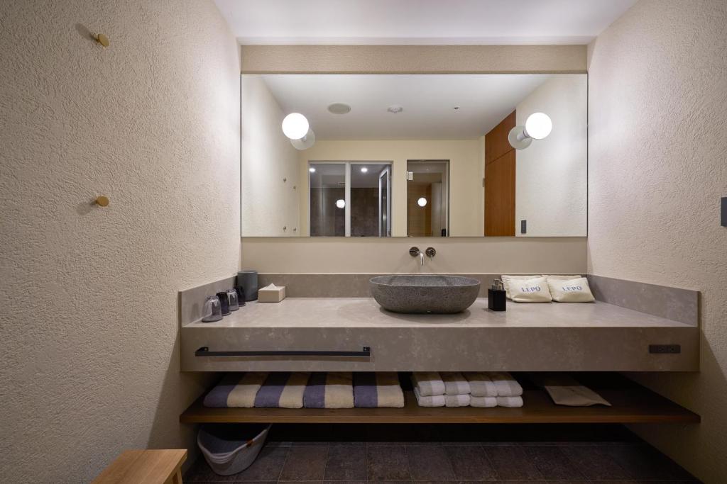 Postel nebo postele na pokoji v ubytování Hotel Lepo Chahal