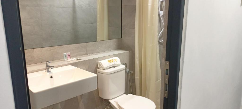 Koupelna v ubytování Roxy Hotel Sri Aman
