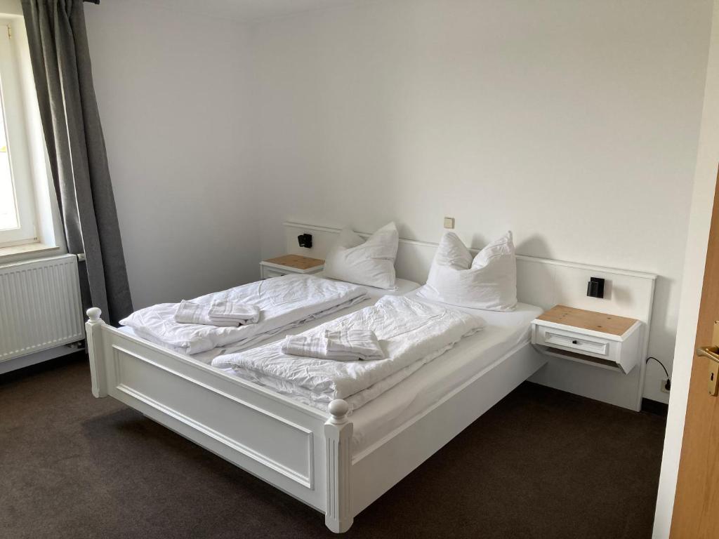 Postel nebo postele na pokoji v ubytování Room-24 - Zellwald